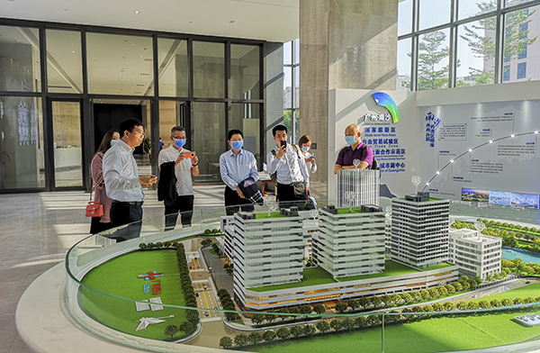 【園區(qū)新聞】重慶璧山高新區(qū)管委會投資促進局領(lǐng)導(dǎo)一行蒞臨廣東醫(yī)谷考察交流