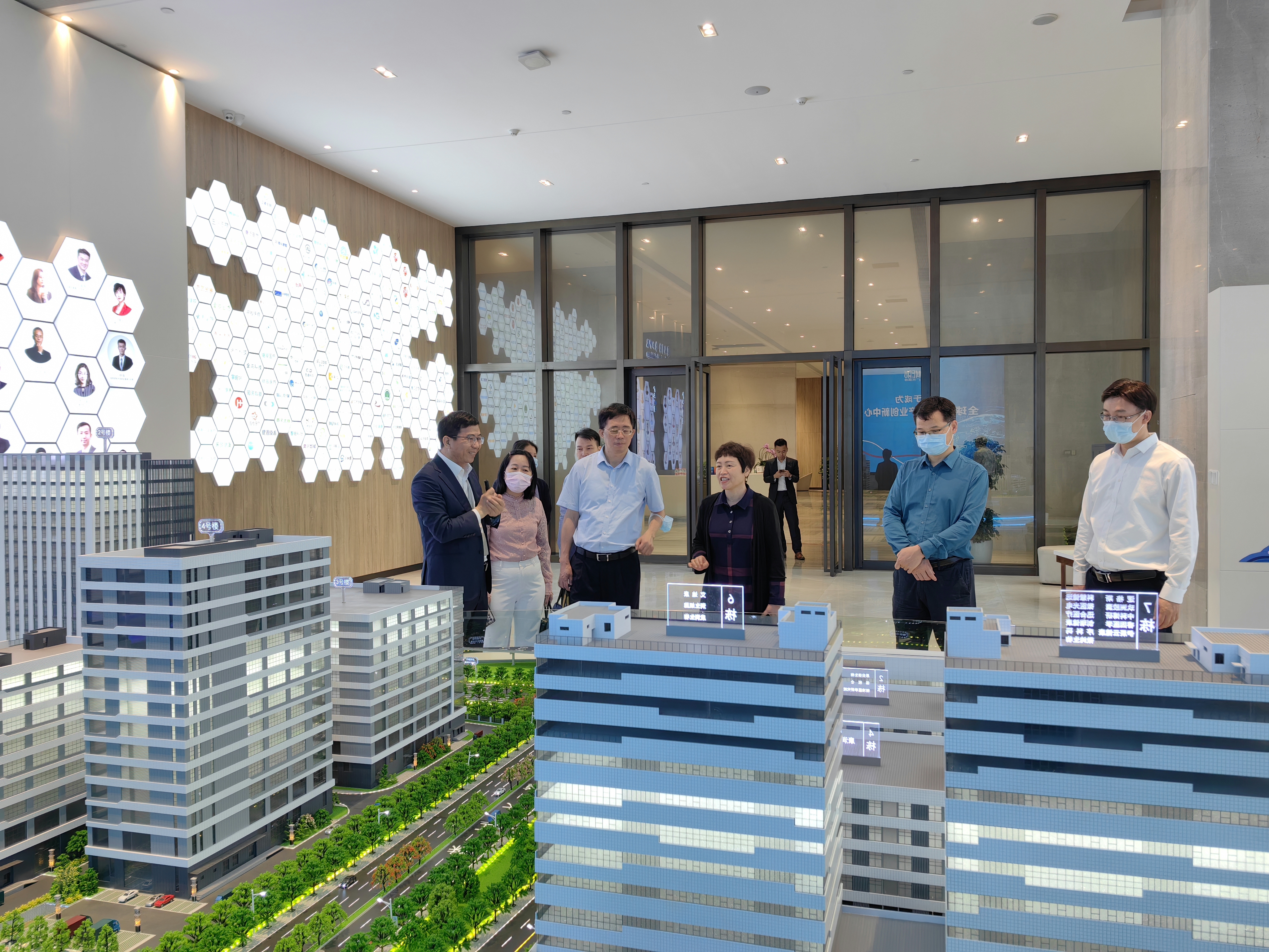 廣州市衛(wèi)生健康委員會(huì)一行蒞臨廣東醫(yī)谷?南沙生命科學(xué)園（一園）考察調(diào)研